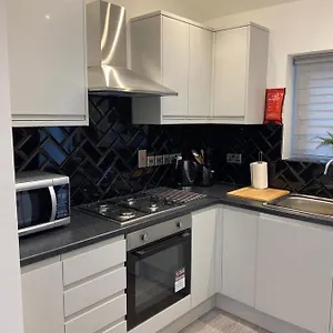 London Flat With Garden Apartment